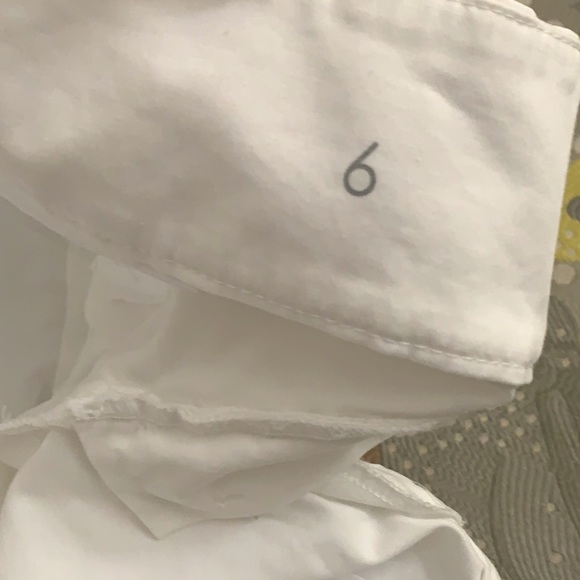 Ann Taylor White City Short Size 6 - Picture 8 of 8